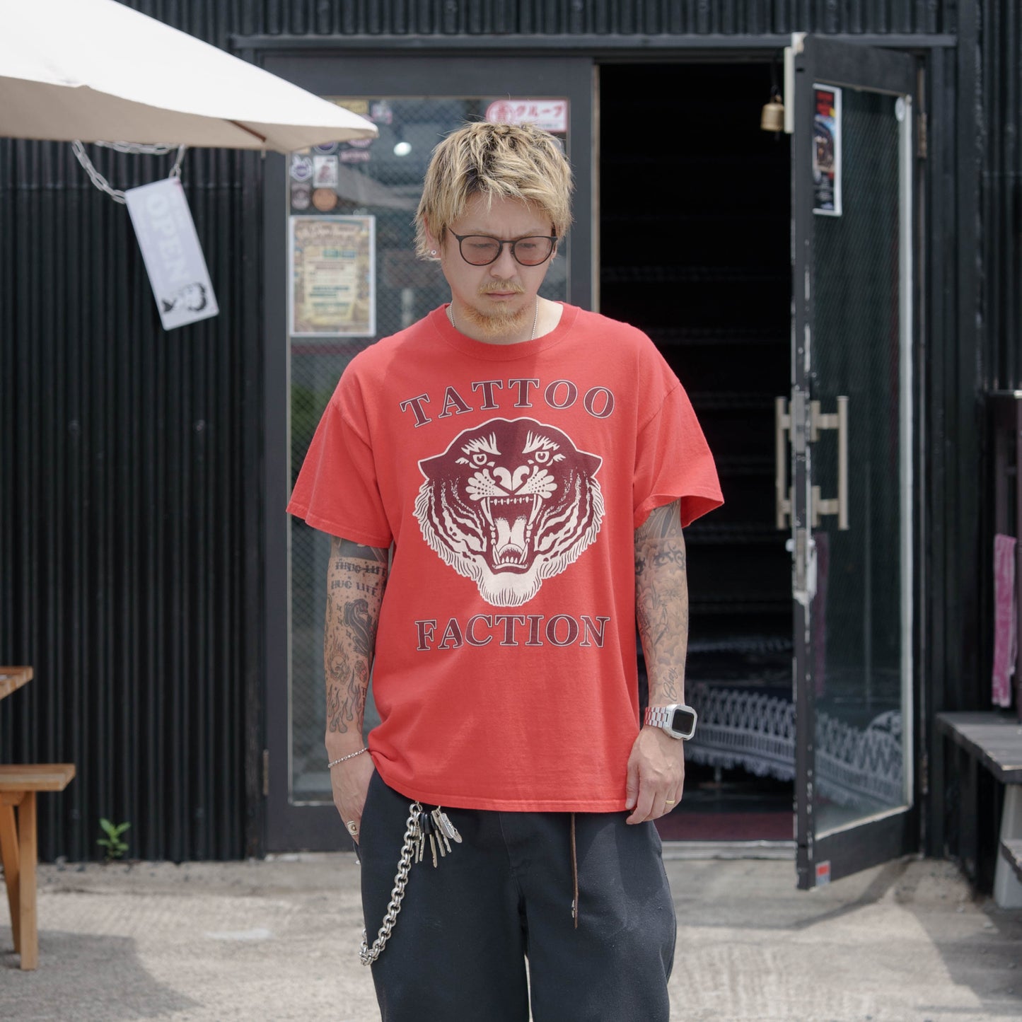【No.58 “GILDAN” Tattoo Faction カリフォルニア・ショップTシャツ / レッド [L]】